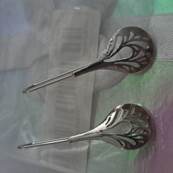 Earrings - Picture 7 of 10